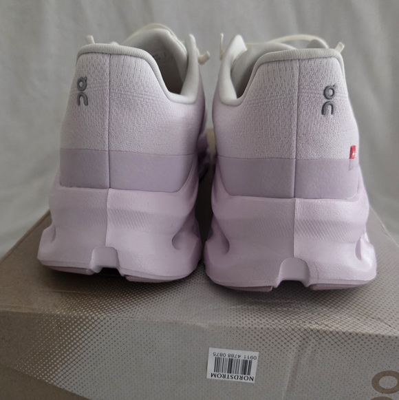 On Cloud Tilt Women Running Shoes Sneakers Ivory/Orchid Purple Size 11 NIB - Picture 4 of 9